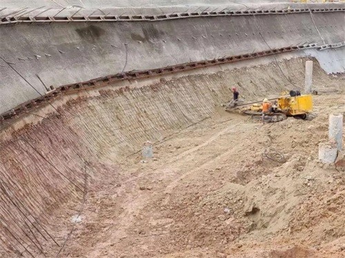 萨迦基坑边坡加固