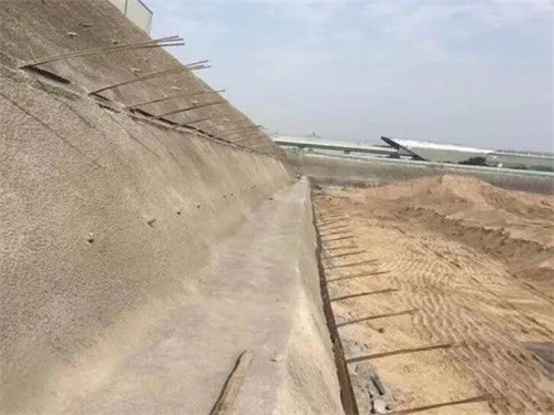 萨迦河道边坡加固
